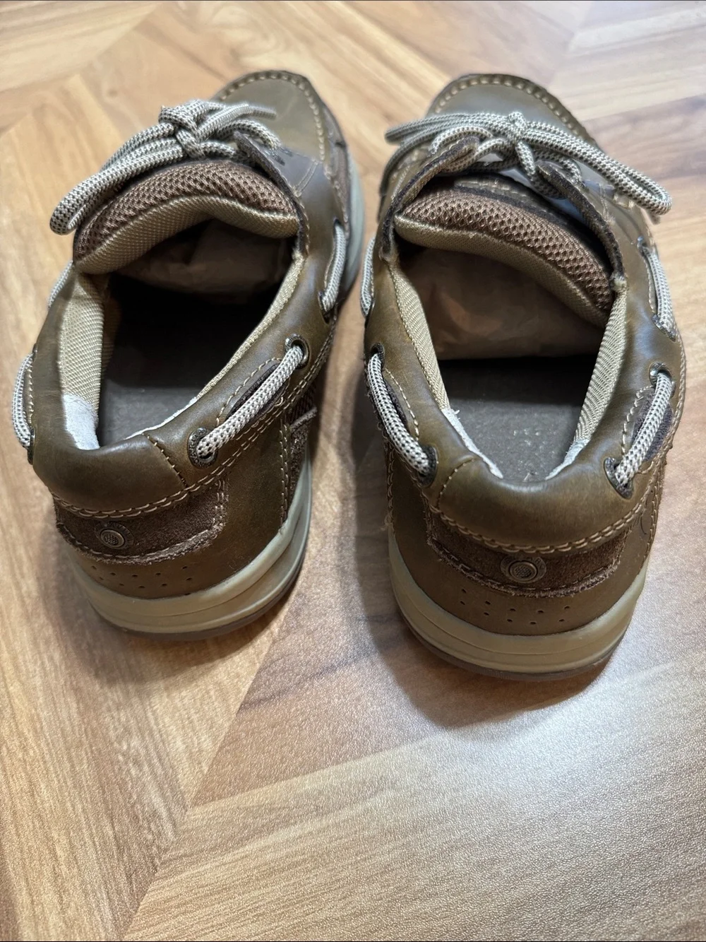 Classic Brown Men’s Boat Shoes with Contrast Laces